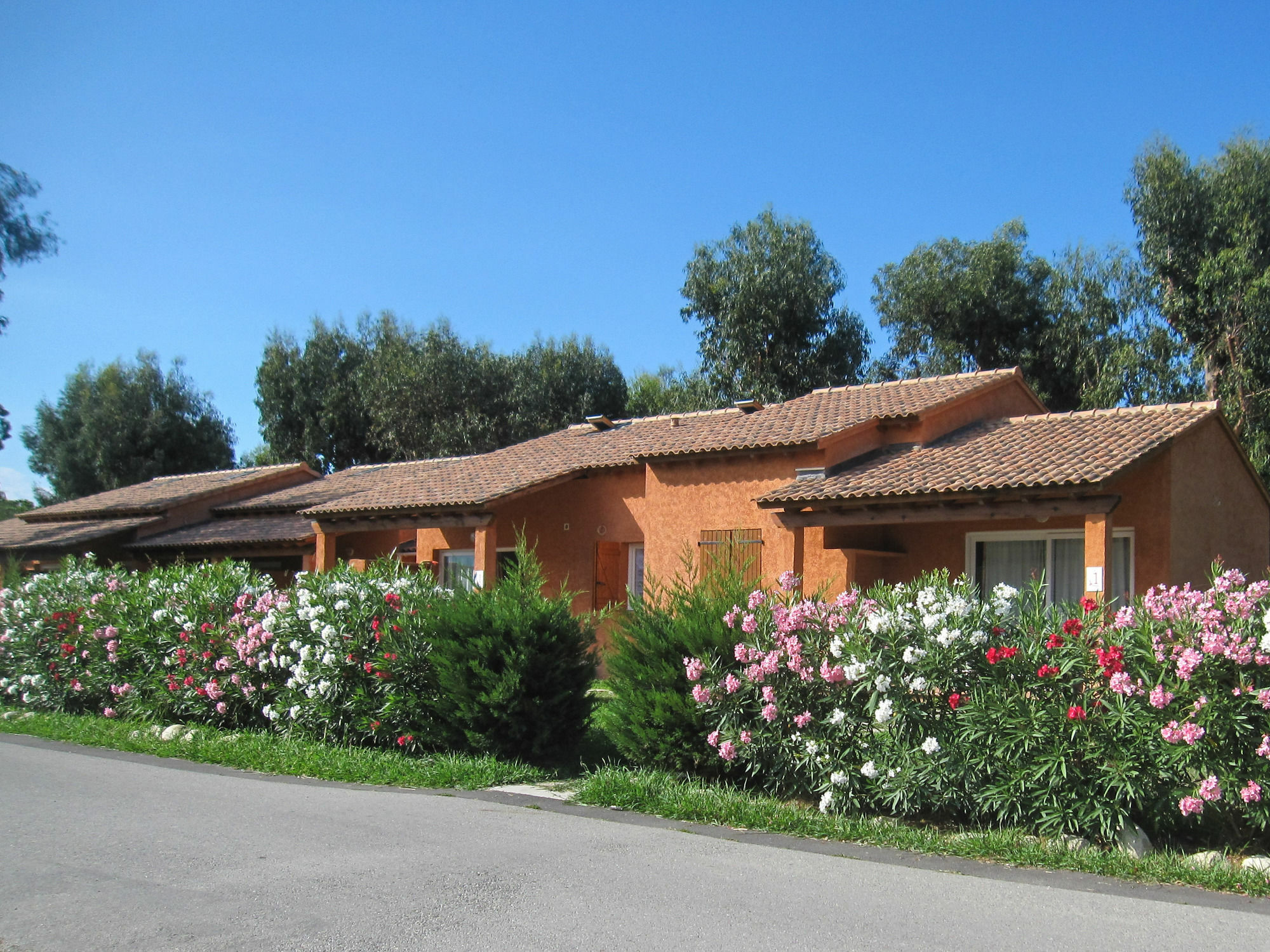 Residence De Tourisme Marina Corsa Ghisonaccia Bagian luar foto